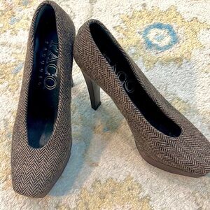 Paco, Gil Kylie Brown Herringbone Fabric & Leather 40's Style Pumps, EUC, 6B